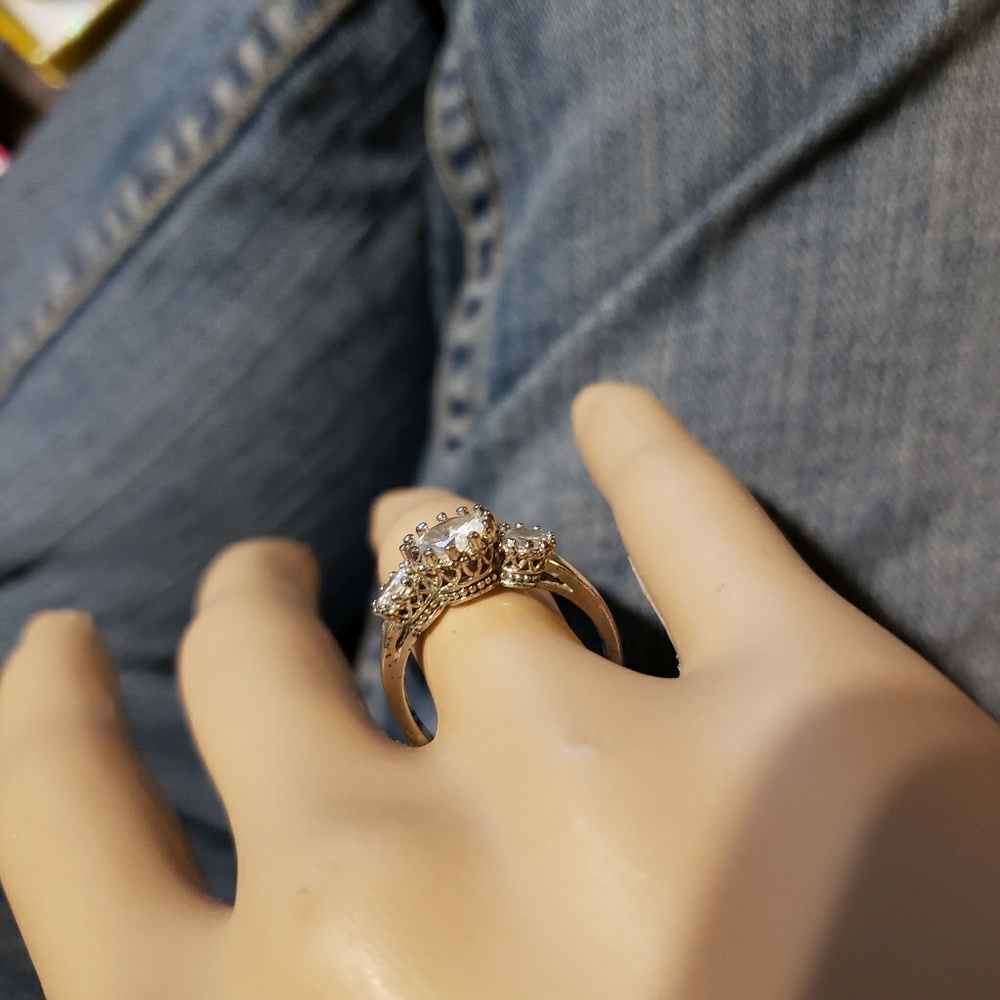 🛍 .925 sterling silver 3 round cz diamonds